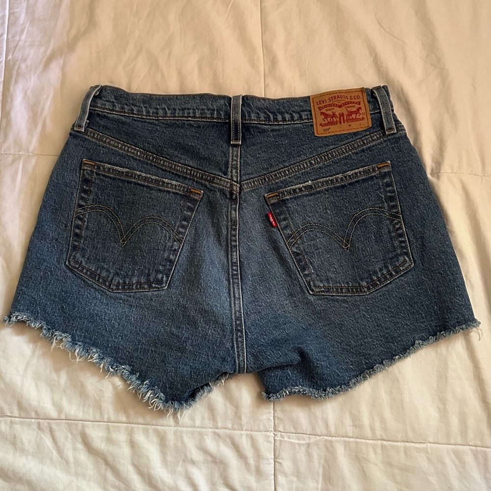 Levi’s High Waisted Jean Shorts - Picture 5 of 6